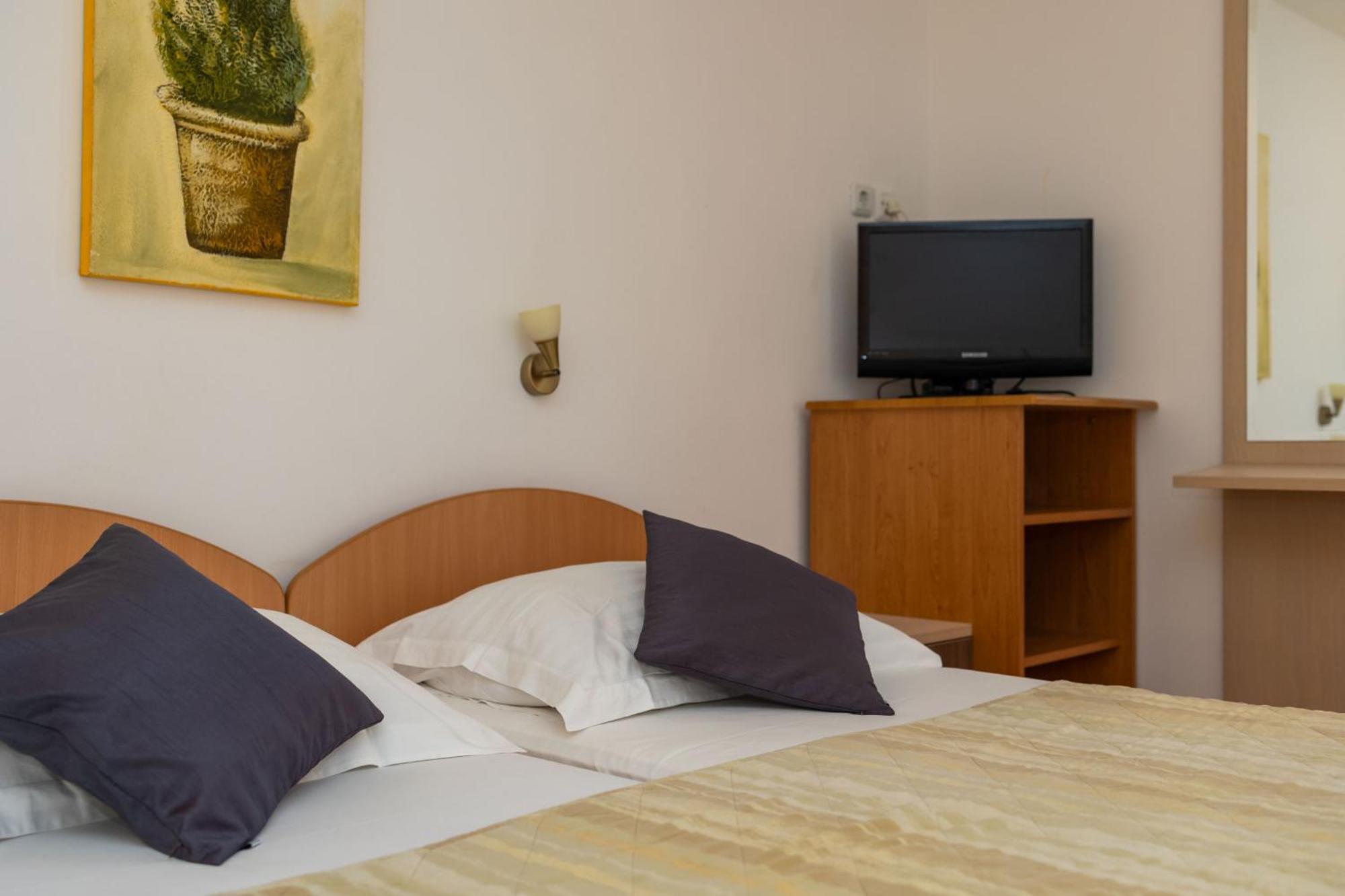 Premium Apartments - Lavica Beach Podstrana Bagian luar foto