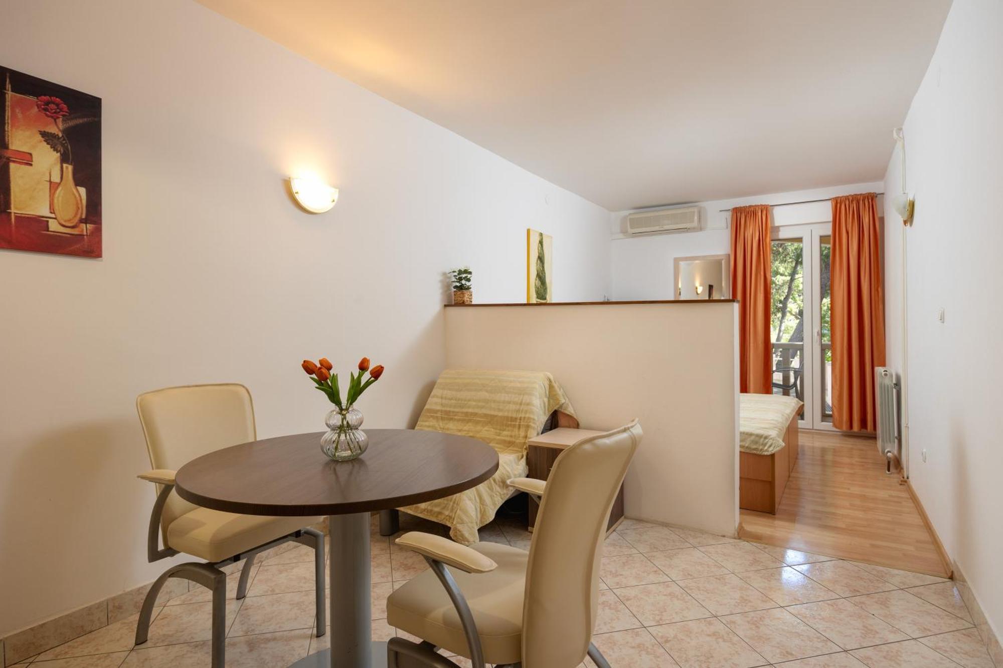 Premium Apartments - Lavica Beach Podstrana Bagian luar foto