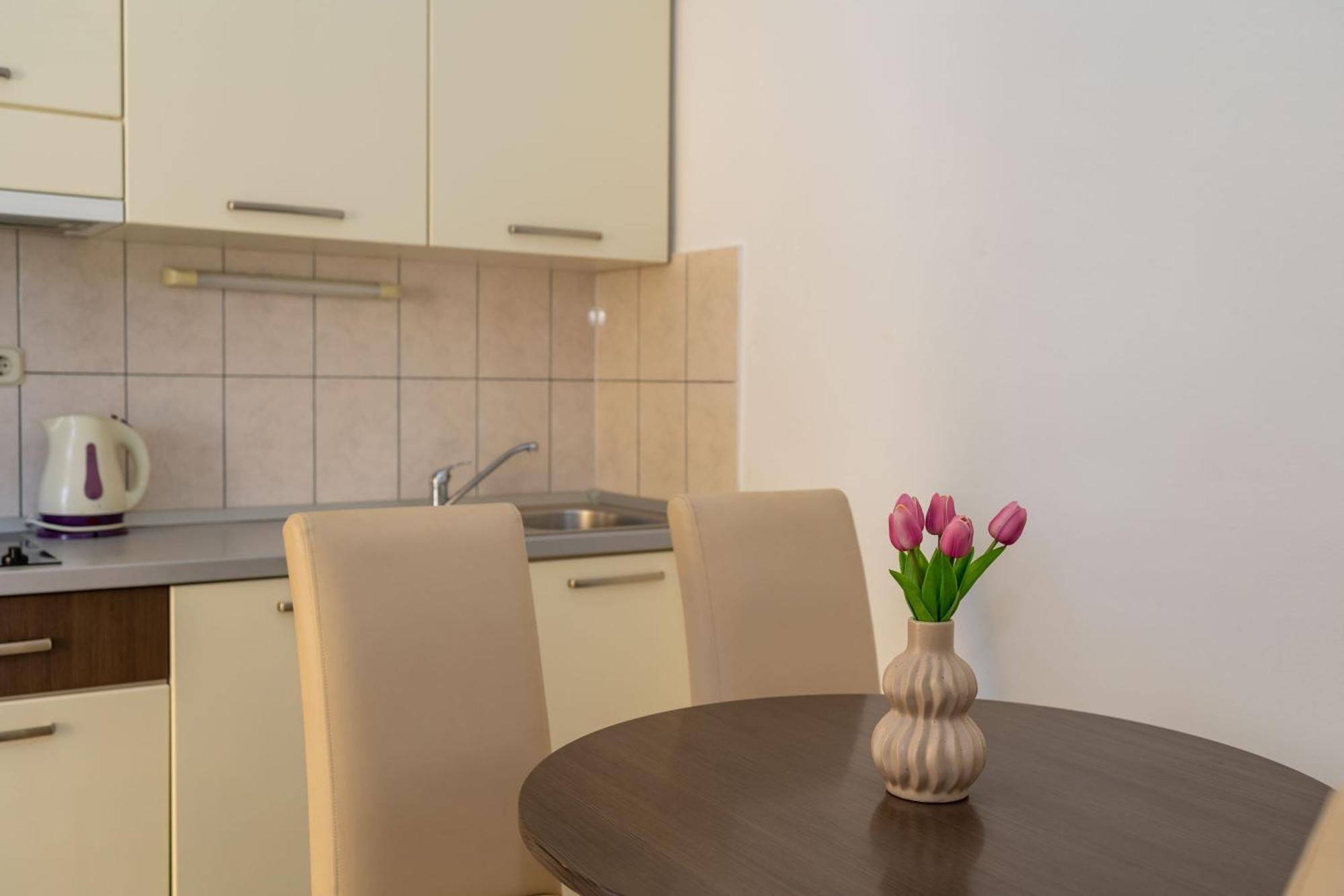 Premium Apartments - Lavica Beach Podstrana Ruang foto