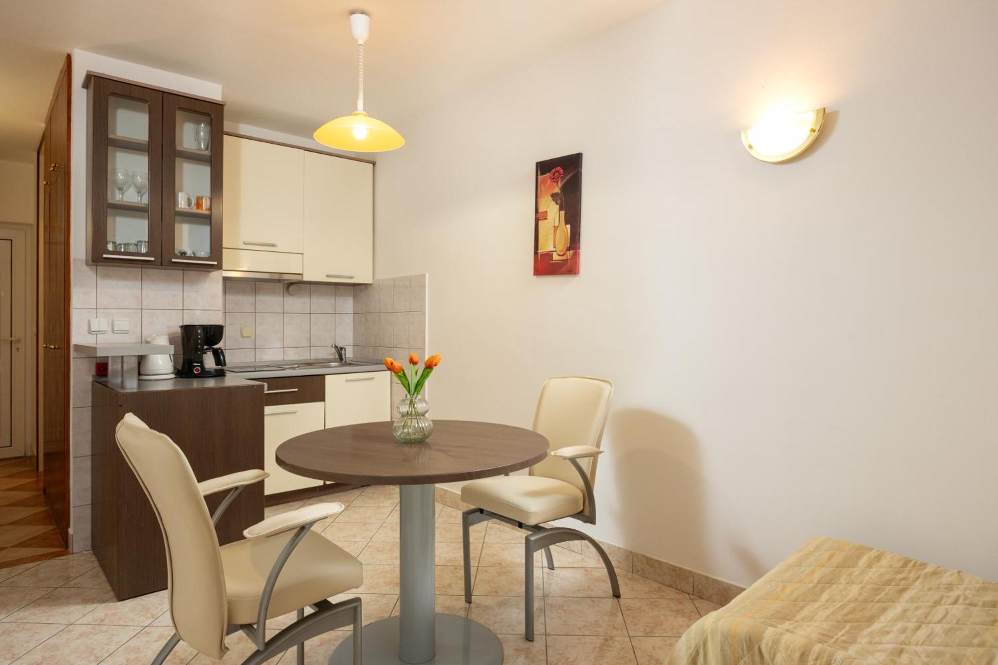 Premium Apartments - Lavica Beach Podstrana Ruang foto