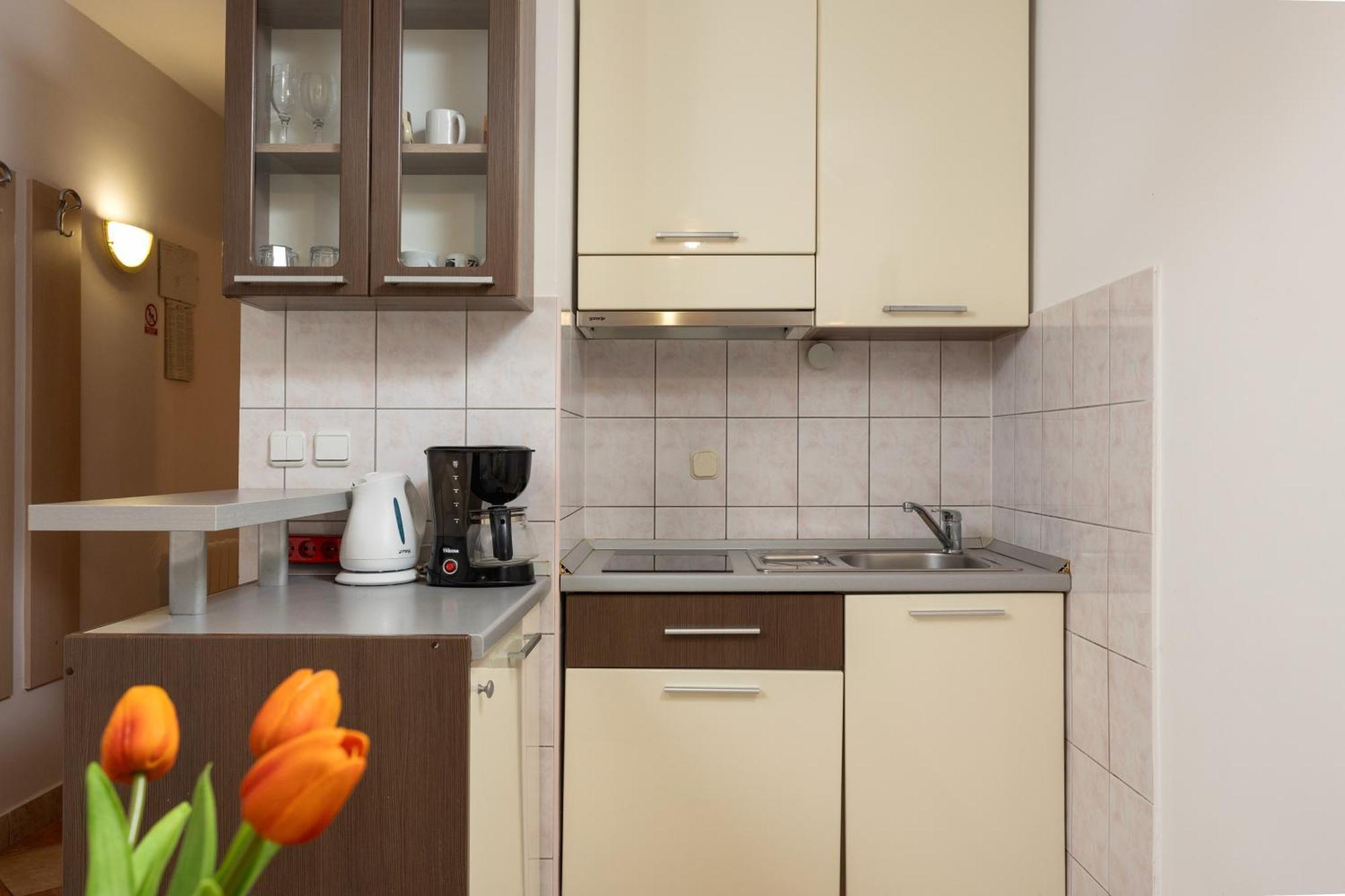 Premium Apartments - Lavica Beach Podstrana Ruang foto
