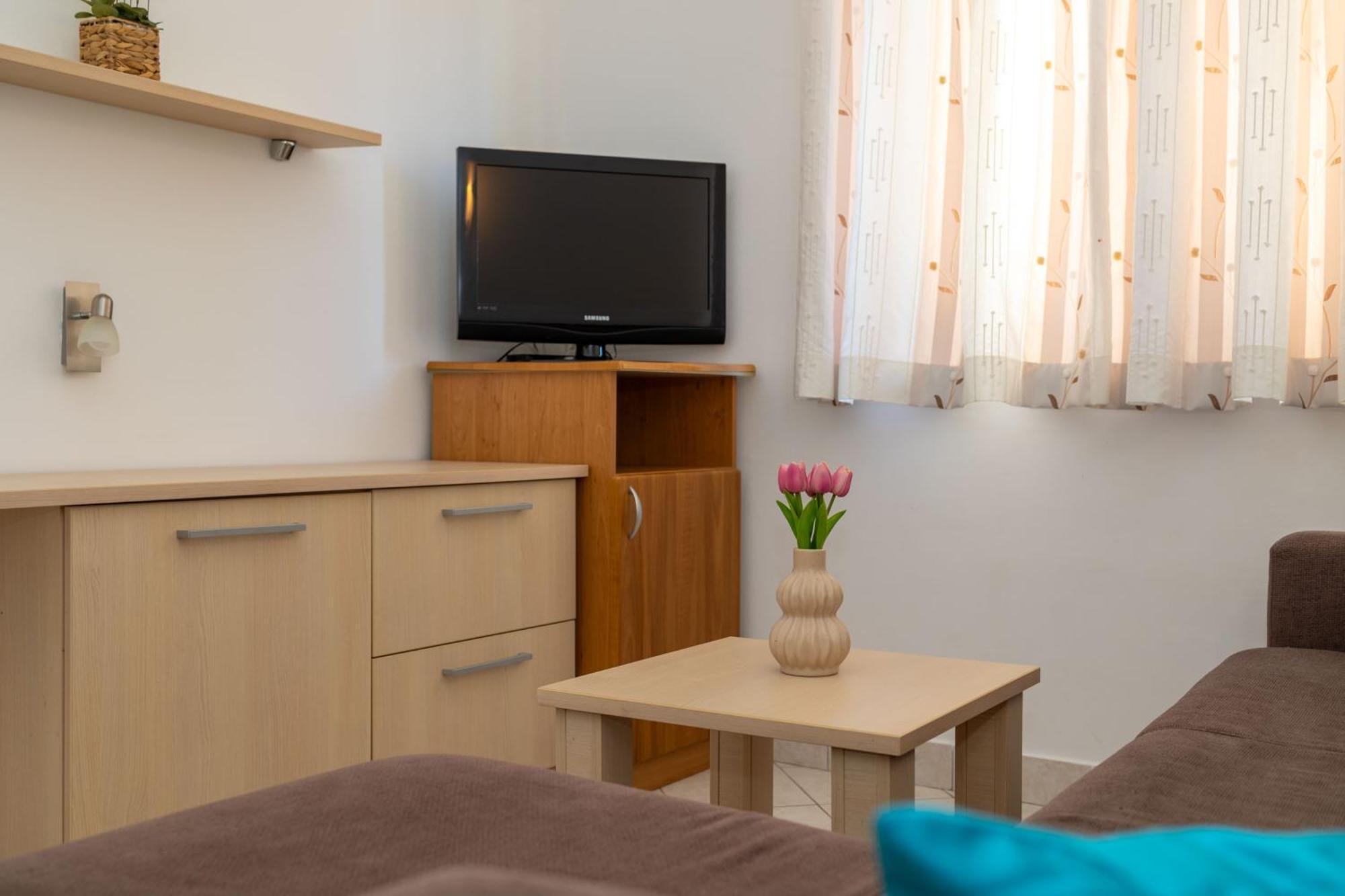 Premium Apartments - Lavica Beach Podstrana Ruang foto